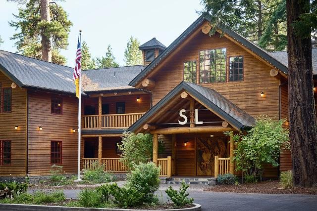 The Suttle Lodge & Boathouse